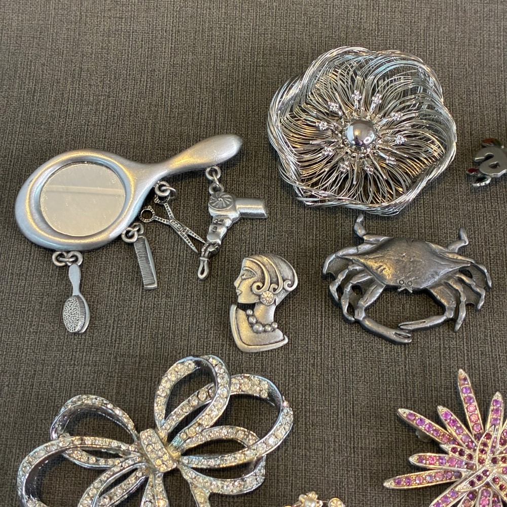 Vintage Silver Tone Brooch Lot 18pc Rhinestone Figural Floral Some Signed - Picture 6 of 16